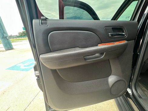 Used 2008 Chevrolet Avalanche LTZ w/ LTZ Preferred Equipment Group AWD/4WD image 28