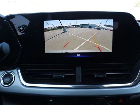 Used 2025 Chevrolet Trax LT image 23