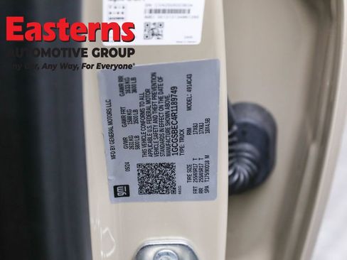 Used 2024 Chevrolet Colorado W/T image 32