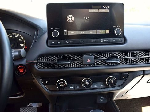 Used 2025 Honda HR-V Sport image 18