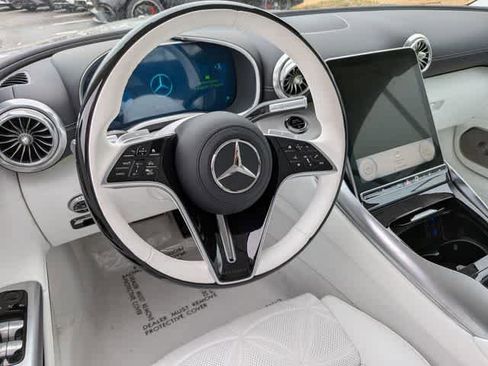 New 2026 Mercedes-Benz Maybach SL 680 image 3