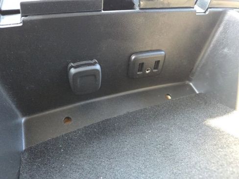 Used 2019 GMC Sierra 1500 SLE w/ SLE Value Package image 9