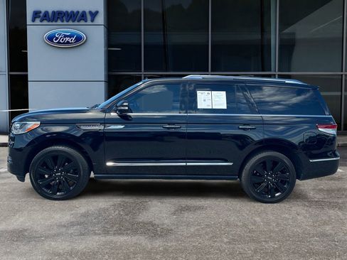 Used 2023 Lincoln Navigator Reserve RWD image 7