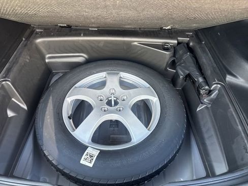 Certified 2024 Jeep Grand Cherokee Limited w/ Luxury Tech Group II image 8