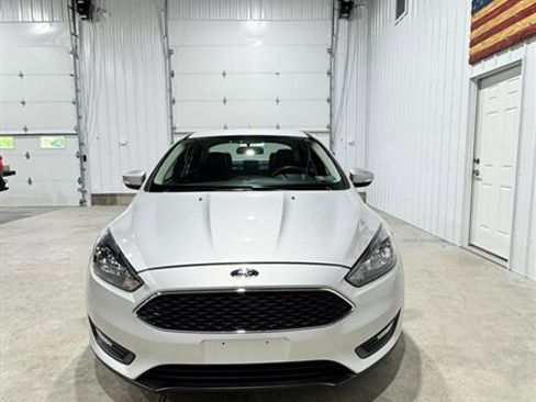 Used 2015 Ford Focus SE w/ Equipment Group 201A FWD image 3