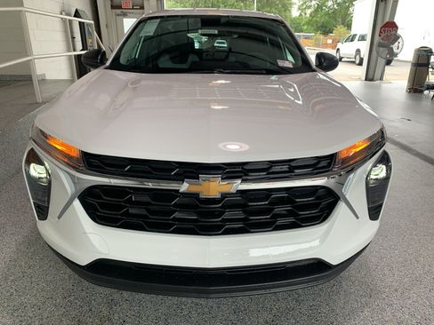 New 2026 Chevrolet Trax LS FWD image 2