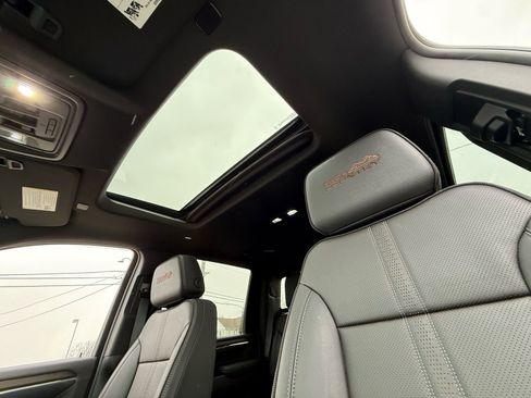 Used 2024 Chevrolet Silverado 2500 High Country w/ Midnight Edition image 4