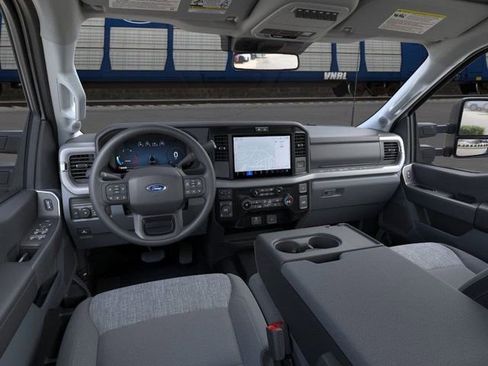 New 2026 Ford F250 XLT w/ XLT Premium Package AWD/4WD image 9