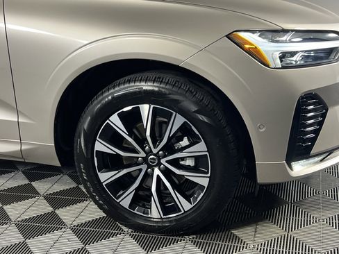 Used 2025 Volvo XC60 B5 Plus image 5