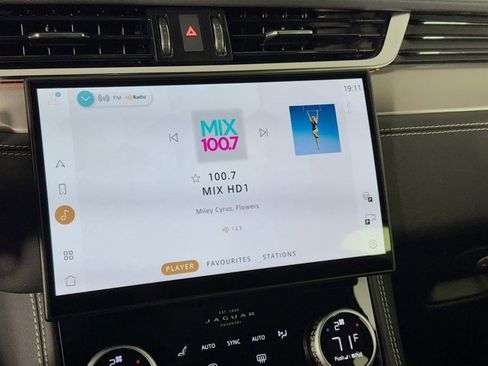 Used 2026 Jaguar F-PACE R-Dynamic S image 15