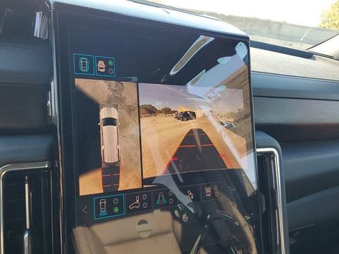 New 2026 GMC Yukon XL Denali w/ Denali Reserve Package image 22