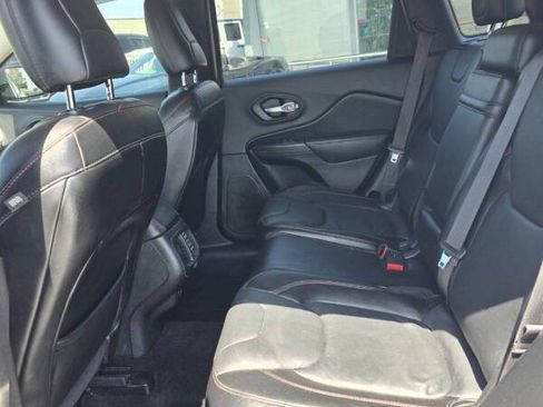 Used 2015 Jeep Cherokee Trailhawk w/ Comfort/Convenience Group AWD/4WD image 14
