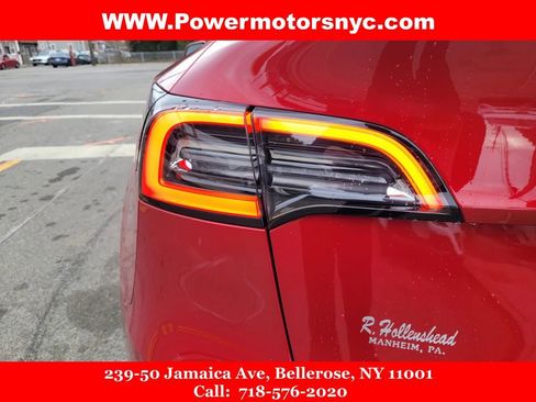 Used 2022 Tesla Model Y Long Range image 12