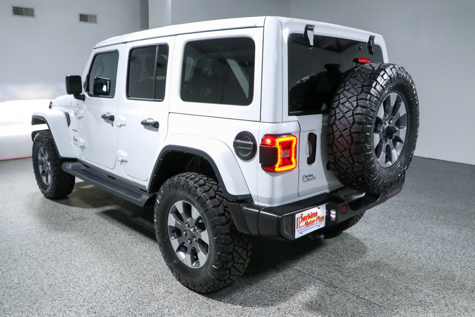 Used 2023 Jeep Wrangler Unlimited Sahara w/ LED Lighting Group AWD/4WD image 10
