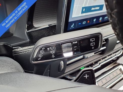 Used 2023 Lincoln Corsair AWD w/ Equipment Group 101A image 20