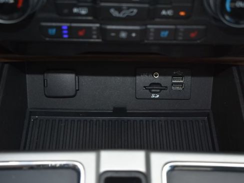 Used 2015 Ford F150 Lariat w/ Equipment Group 502A Luxury AWD/4WD image 35
