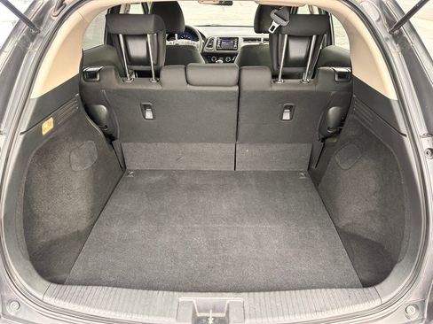 Used 2016 Honda HR-V LX image 9