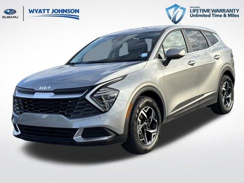 Used 2024 Kia Sportage LX image 1