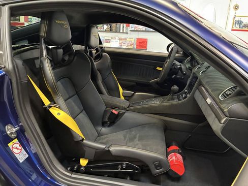 Used 2025 Porsche 718 Cayman GT4 RS RWD image 27