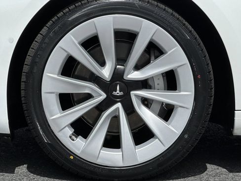Used 2022 Tesla Model 3 Long Range AWD/4WD image 11