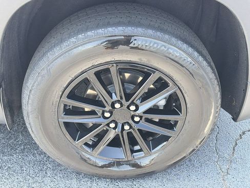 Used 2023 Chevrolet Traverse LT w/ LPO, Floor Liner Package AWD/4WD image 9