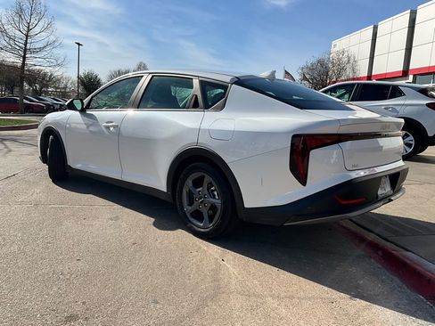Used 2025 Kia K4 LXS image 8