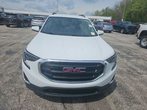 Used 2021 GMC Terrain SLE w/ Driver Convenience Package FWD image 2