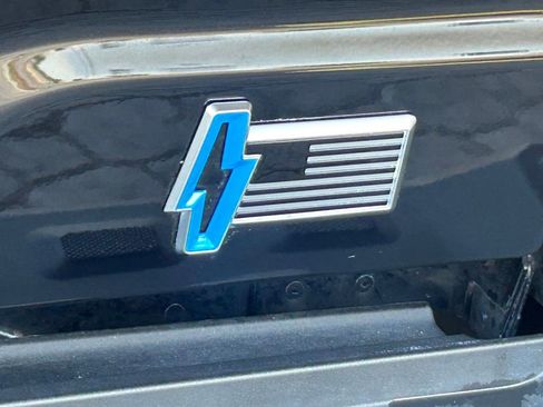 Used 2023 Ford F150 Lightning Platinum image 26