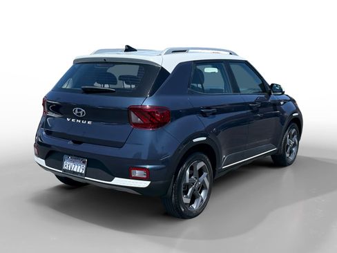 Certified 2021 Hyundai Venue FWD image 5