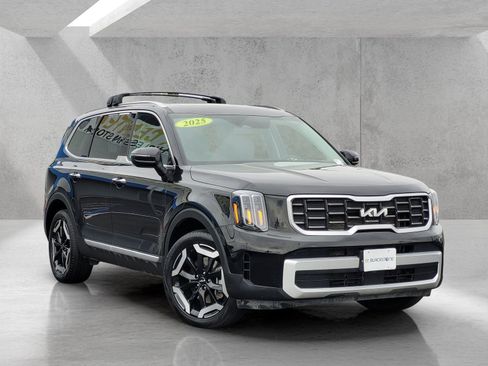 Used 2025 Kia Telluride S AWD/4WD image 2