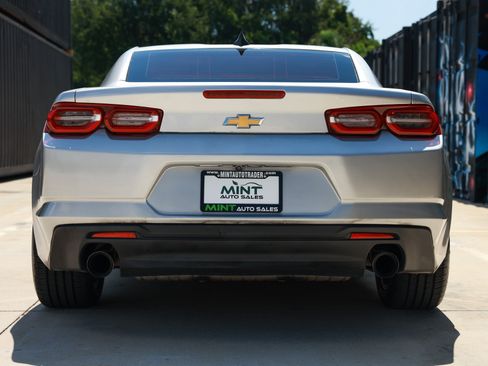 Used 2019 Chevrolet Camaro LT RWD image 11