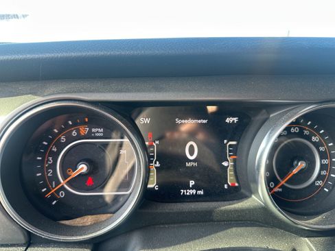 Used 2022 Jeep Gladiator Willys image 9