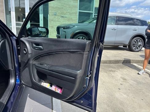 Used 2015 Dodge Charger SXT RWD image 5