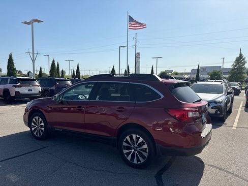 Used 2017 Subaru Outback 2.5i Limited AWD/4WD image 5