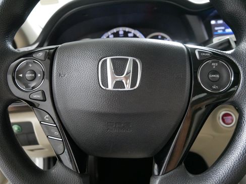Used 2017 Honda Accord EX image 25