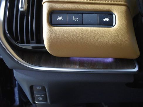 New 2025 Nissan Armada SL w/ Captain's Chari Seat Package image 15