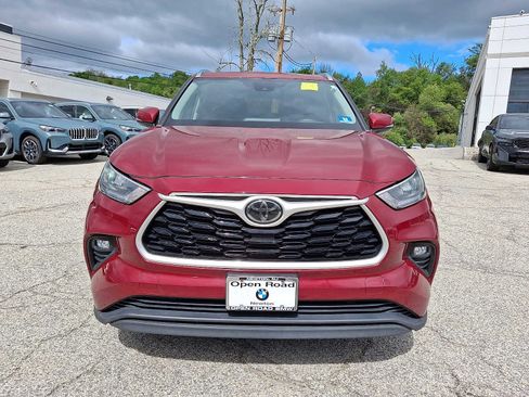 Used 2020 Toyota Highlander XLE AWD/4WD image 2