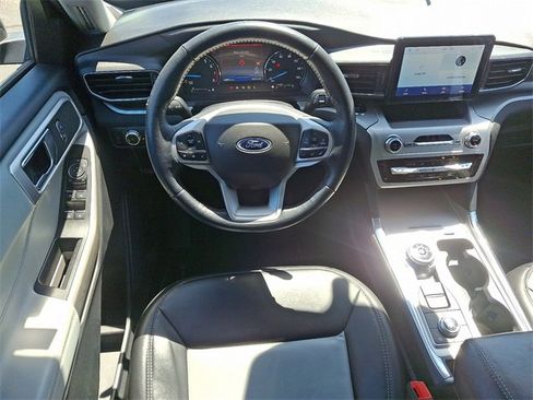 Certified 2022 Ford Explorer XLT w/ Equipment Group 202A image 13