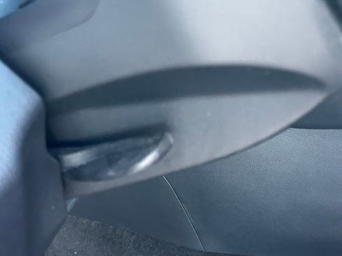 Used 2021 Toyota RAV4 LE image 59