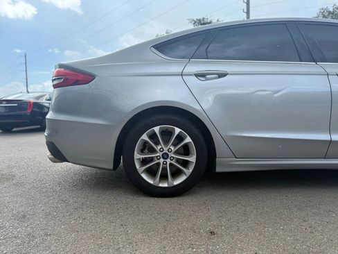 Used 2020 Ford Fusion SE FWD image 27