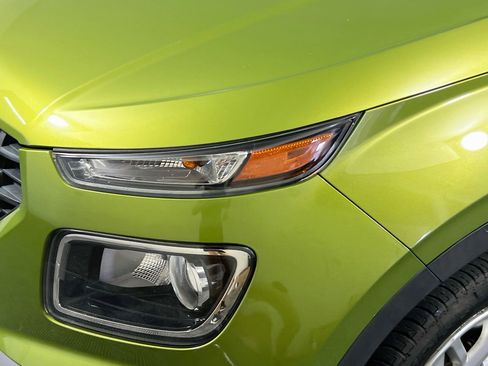 Used 2021 Hyundai Venue SE FWD image 11