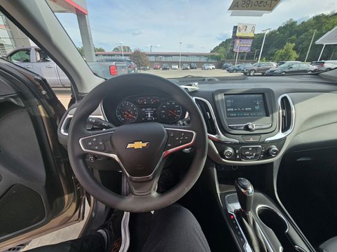 Used 2018 Chevrolet Equinox LS image 17