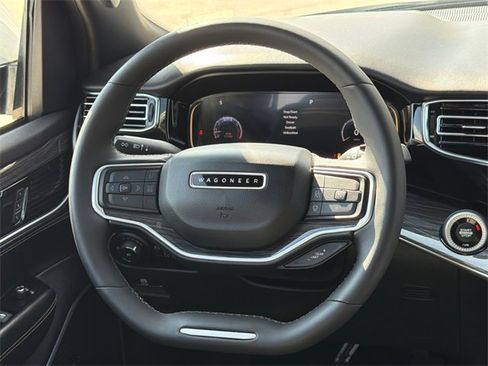 Used 2022 Jeep Wagoneer Series II image 14