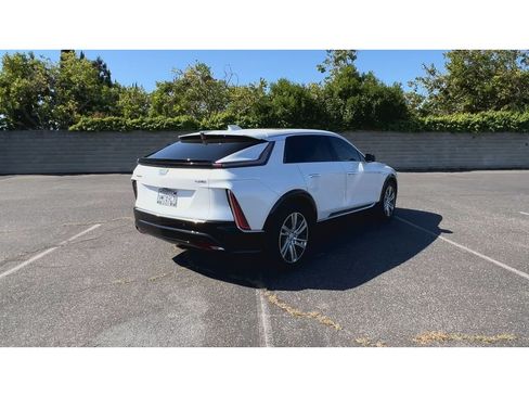 Certified 2024 Cadillac Lyriq Tech RWD image 11