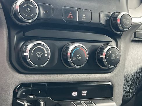 Used 2024 RAM 3500 Big Horn image 23