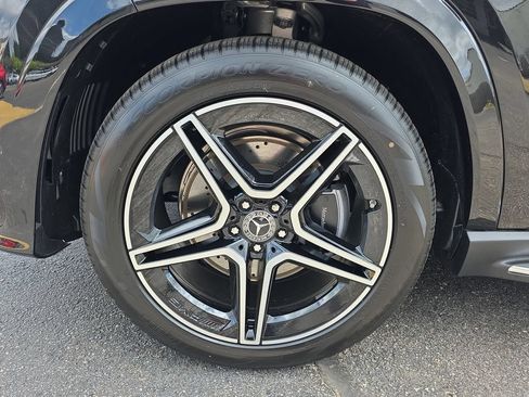 Used 2026 Mercedes-Benz GLS 450 4MATIC image 9