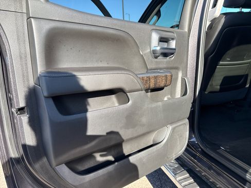 Used 2015 GMC Sierra 2500 Denali w/ Duramax Plus Package image 32