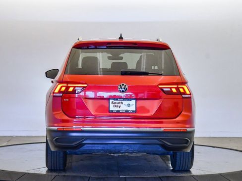 Used 2022 Volkswagen Tiguan SE w/ Panoramic Sunroof Package image 3