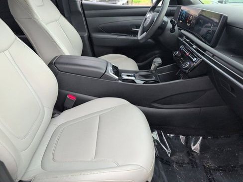 Used 2025 Hyundai Santa Cruz SEL FWD image 30