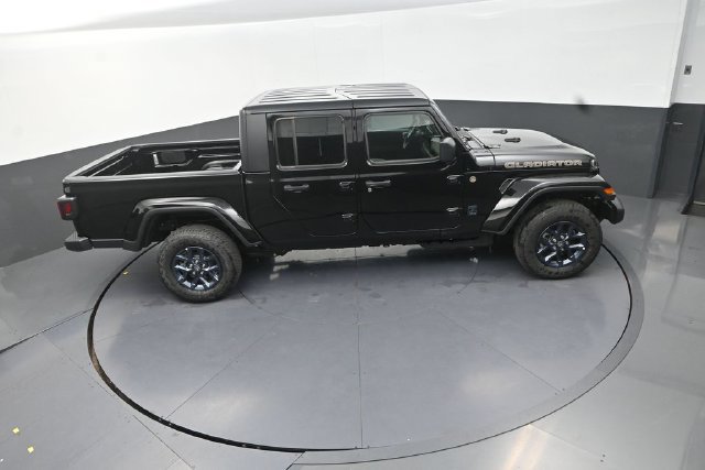New 2026 Jeep Gladiator Sport AWD/4WD image 17